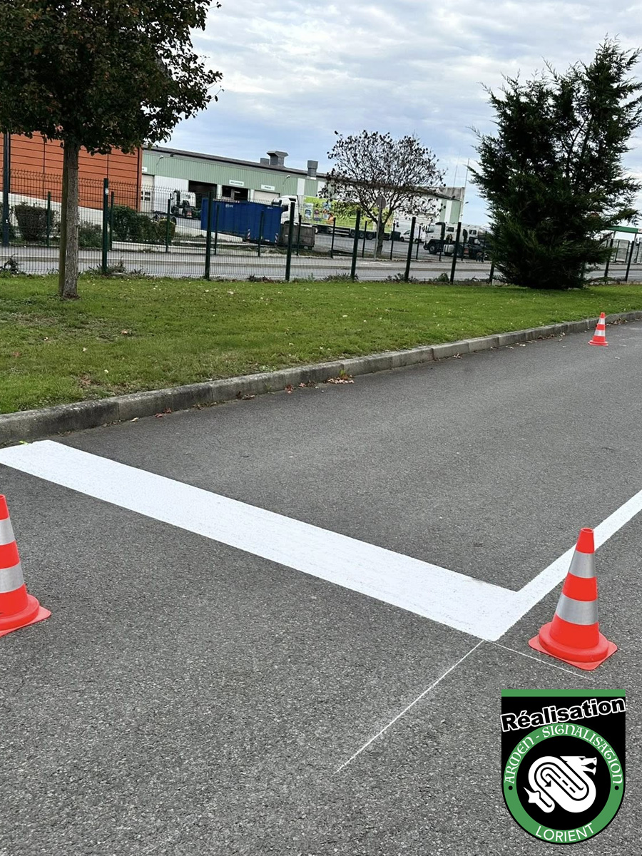 Signalisation routière marquages au sol en Bretagne - Armen-Signalisation Vaiges project-slider-image